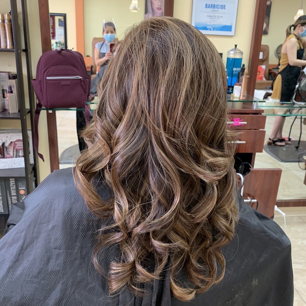 Sunshine Salon - Honey Highlights - Hair Salons Near Me - Carson, California Sunshine Salon - Honey Highlights - Hair Salons Near Me - Carson, California