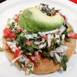 Mariscos Nacho's - Tostada de jaiba