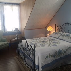 Lost Bayou Guesthouse Bed & Breakfast - Sea Breeze bedroom