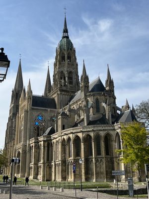 Notre-Dame de Bayeux by null