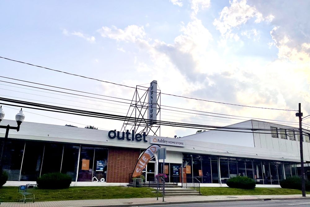 PURITAN FURNITURE CLOSED 20 Photos & 34 Reviews 1061 New Britain Ave, West Hartford