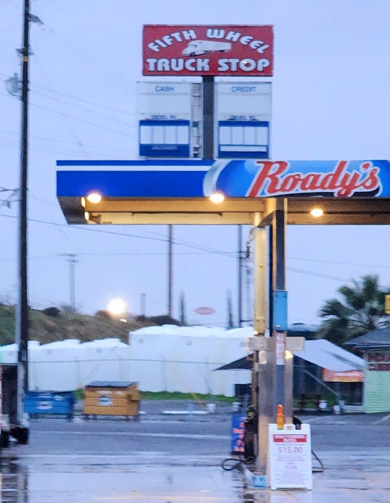 FIFTH WHEEL TRUCK STOP Updated September 2024 10 Photos 3767 S
