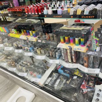 SYDS DISCOUNT OUTLET - Updated May 2026 - 13 Photos - 880 Peters Creek  Pkwy, Winston-Salem, North Carolina - Tobacco Shops - Phone Number