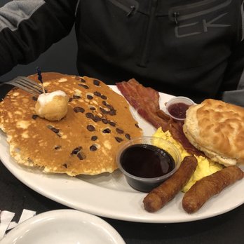 Maple Leaf Diner - Chocolate Chip Pancakes - American Near Me - Dallas, Texas Maple Leaf Diner - Chocolate Chip Pancakes - American Near Me - Dallas, Texas
