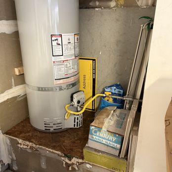 Safe Home Environmental - Water leaked from the old water tank that I didn't know an annual check is needed until it's too late - Home Inspectors Near Me Safe Home Environmental - Water leaked from the old water tank that I didn't know an annual check is needed until it's too late - Home Inspectors Near Me