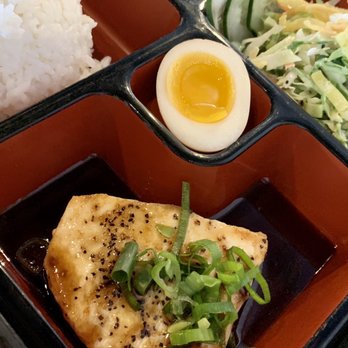 Fond - Seared catch bento - Asian Fusion Near Me - Lahaina, Hawaii Fond - Seared catch bento - Asian Fusion Near Me - Lahaina, Hawaii