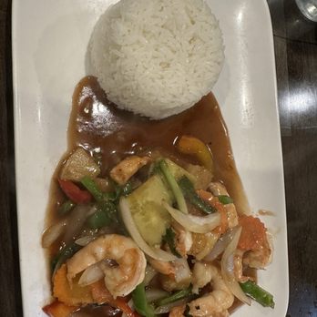 Royal Bistro - Sweet and Sour Saute - Asian Fusion Near Me - Norcross, Georgia Royal Bistro - Sweet and Sour Saute - Asian Fusion Near Me - Norcross, Georgia