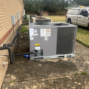 Mendoza's Air Conditioning & Heating - Commercial 7 Ton condenser installation. - Heating & Air Conditioning/HVAC Near Me - Bacliff, Texas Mendoza's Air Conditioning & Heating - Commercial 7 Ton condenser installation. - Heating & Air Conditioning/HVAC Near Me - Bacliff, Texas