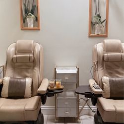 Pearly Nail Spa - Tour to Pearly