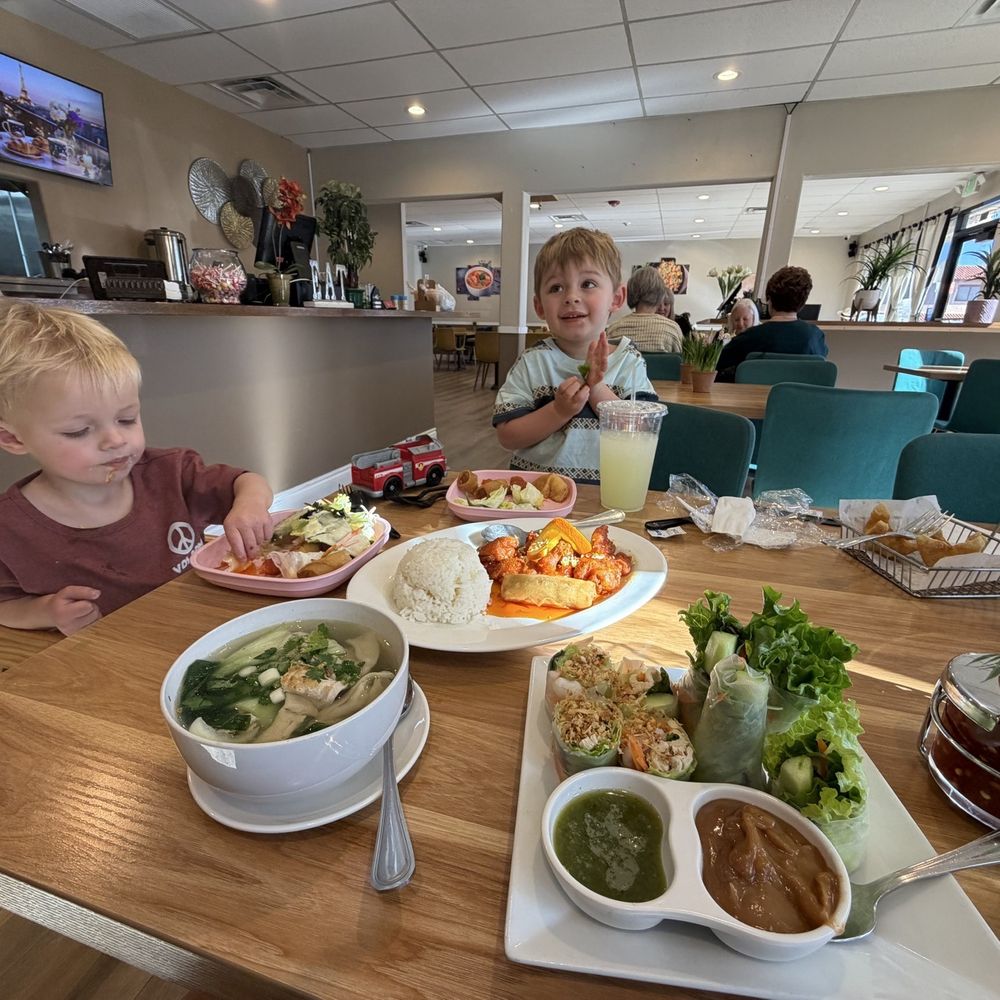 Bangkok Broiler - Thai Near Me - Hesperia, California