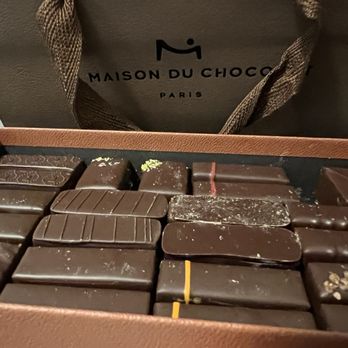 La Maison du Chocolat - Rockefeller - Coffret Maison dark chocolate ganache and praline bonbons - Chocolatiers & Shops Near Me - New York, New York La Maison du Chocolat - Rockefeller - Coffret Maison dark chocolate ganache and praline bonbons - Chocolatiers & Shops Near Me - New York, New York
