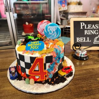 Sugarlips Cakery - Car and candy themed birthday cake - Bakeries Near Me - Mesa, Arizona