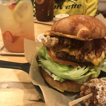 Cafe Maji - The Maji burger - Coffee & Tea Near Me - Artesia, California