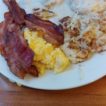 Waterfall Resort - The morning kicks off with a hearty breakfast - Resorts Near Me - Ketchikan, Alaska