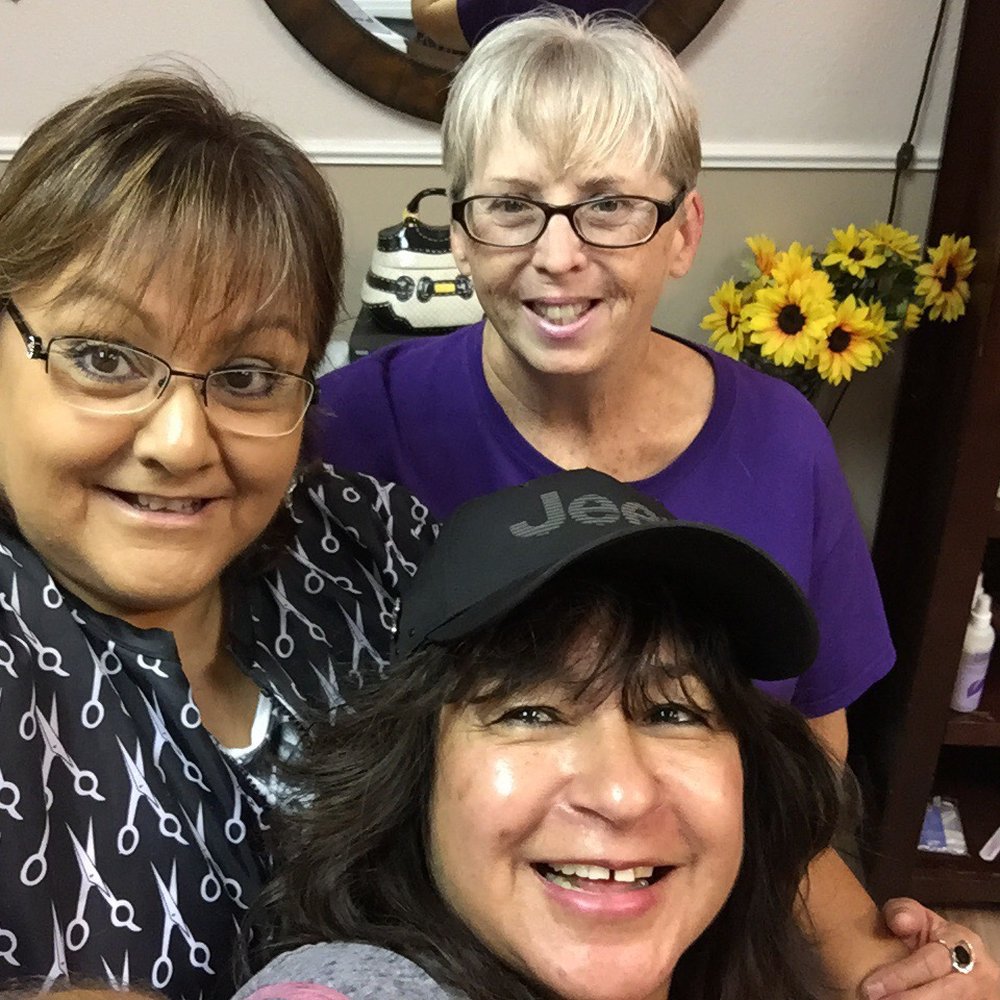 Salon D'Bella - Tres' bonita amigas living la vida loca at Salón D' Bella in Abilene, TX! - Hair Salons Near Me - Abilene, Texas
