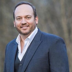 Shawn Henry - Texas Spine Solutions: Shawn Henry is a Orthopedic Spine Surgeon serving Fort Worth, TX