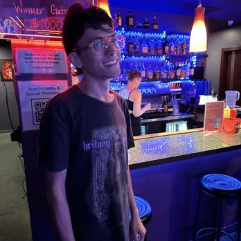 Air Park Karaoke Lounge - Bars Near Me - Honolulu, Hawaii