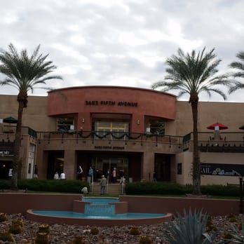 El Paseo Shopping District - Palm Trees - Shopping Centers Near Me - Palm Desert, California