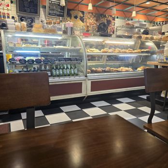 Cherry Pick Cafe - Cute little delu cafe - Sandwiches Near Me - Los Angeles, California