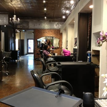 Dej Salon - It seems brighter than before. Or maybe less people during a Friday lunch time. - Hair Salons Near Me - Studio City, California