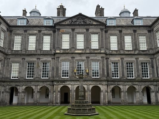 Palace of Holyroodhouse by null