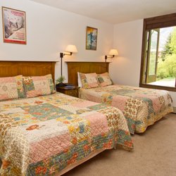 Manitou Lodge - A Bedroom at the Manitou Lodge