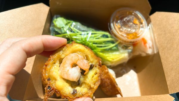 Banh Khot Lady by null