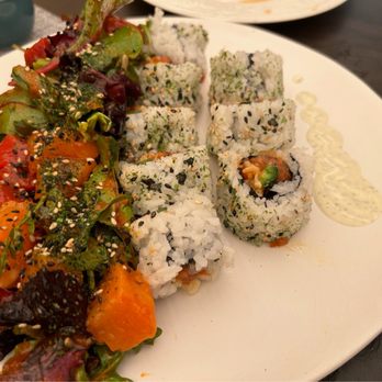 Cafe Ile - Volcano roll and spicy tuna roll - Sushi Bars Near Me - McLean, Virginia