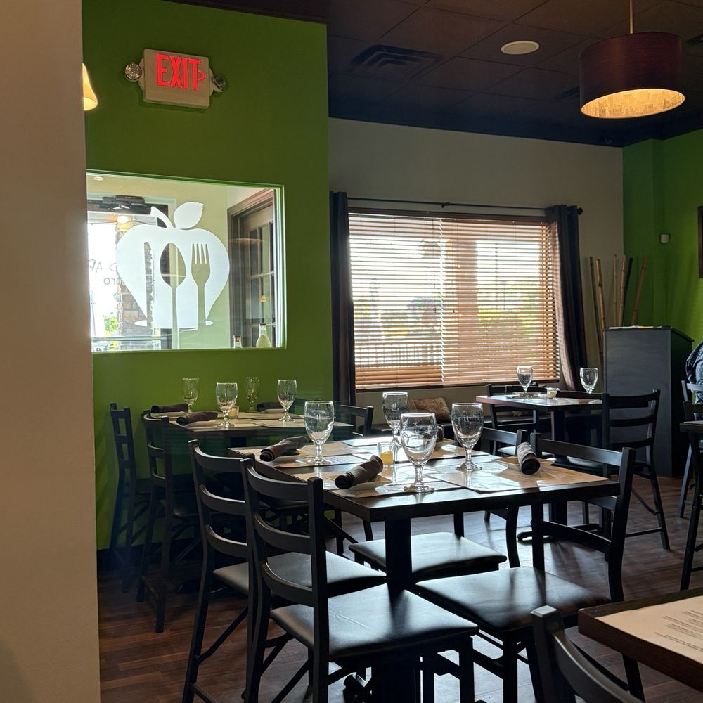 Bad Apple's Bistro - Dining area - New American Near Me - Spencerport, New York
