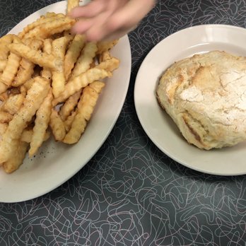 Fenders Diner - Just like mom used to make - Diners Near Me - Cornelia, Georgia
