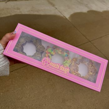 Bober Tea - Box of 3 Mochi Donuts: Dubai Chocolate, Fruity Pebbles, and Crème Brûlée - Bubble Tea Near Me - Troy, Michigan