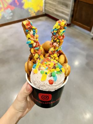 Red Circle Ice Cream & Churros by null
