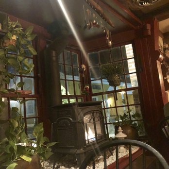 Ye Olde Tavern - Inside - American Near Me - Manchester, Vermont