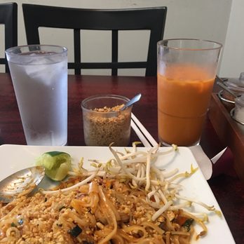 Plia's Kitchen - Thai Near Me - Green Bay, Wisconsin