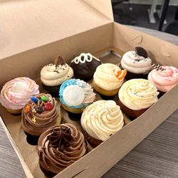 Cupcake Charlie's - Assorted cupcakes