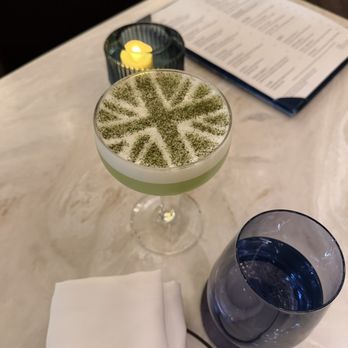 Senia - Cocktail Bars Near Me - Honolulu, Hawaii