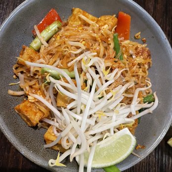 Kin Long Beach - Spicy Pad Thai -- v good ! - Thai Near Me - Long Beach, California