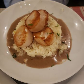 Bistro Eloise - French Restaurant - Scallop Risotto - French Near Me - Elmhurst, New York Bistro Eloise - French Restaurant - Scallop Risotto - French Near Me - Elmhurst, New York