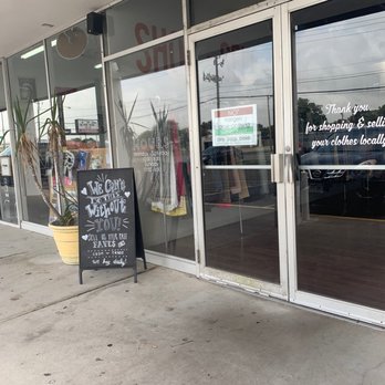 Threads - Front entrance - Accessories Near Me - Corpus Christi, Texas Threads - Front entrance - Accessories Near Me - Corpus Christi, Texas