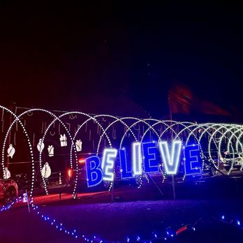 Christmas in Color - Aurora - Light tunnel - Amusement Parks Near Me - Aurora, Colorado