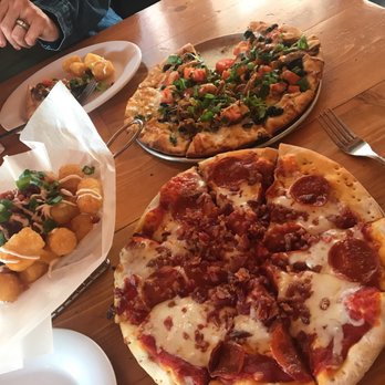 Sammy G's - Lunch specials: build your own and El Presidente w/ tot-chos - Pizza Near Me - San Jose, California