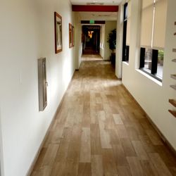 Sharp Rees-Stealy Del Mar - Hallway connecting various specialties. Lots of natural light.