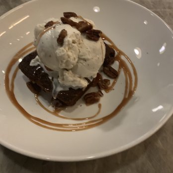 The Warbler - Carrot cake with pecan praline ice cream - Pasta Shops Near Me - Chicago, Illinois
