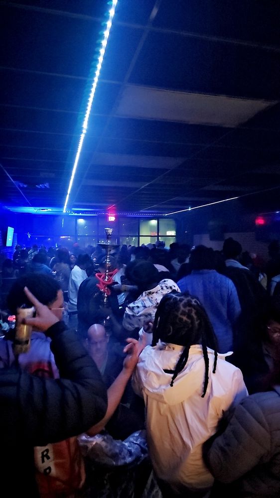 OAK HOOKAH LOUNGE Updated October 2024 7805 N Oak Trafficway