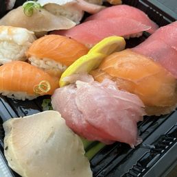 Deluxe Sushi Sashimi Combo