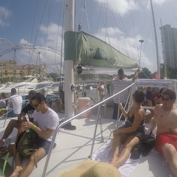 Traveler Catamaran - Great group - Snorkeling Near Me Traveler Catamaran - Great group - Snorkeling Near Me