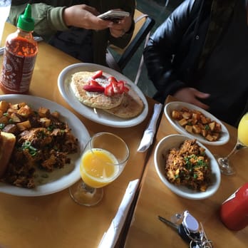 The Peach Cafe - Chorizo and eggs with potatoes - New American Near Me - Monrovia, California