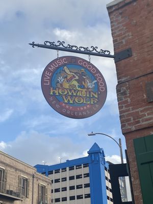 The Howlin' Wolf by null