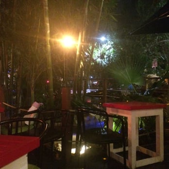 Piola - Cool late night dining on the patio - Pizza Near Me - Playa del Carmen, ROO Piola - Cool late night dining on the patio - Pizza Near Me - Playa del Carmen, ROO