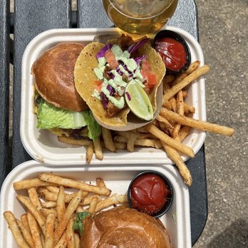 Wedo’s Tacos - Spicy chicken sandwich, wagyu cheeseburger, fish taco. - Food Trucks Near Me - Monterey, California Wedo’s Tacos - Spicy chicken sandwich, wagyu cheeseburger, fish taco. - Food Trucks Near Me - Monterey, California